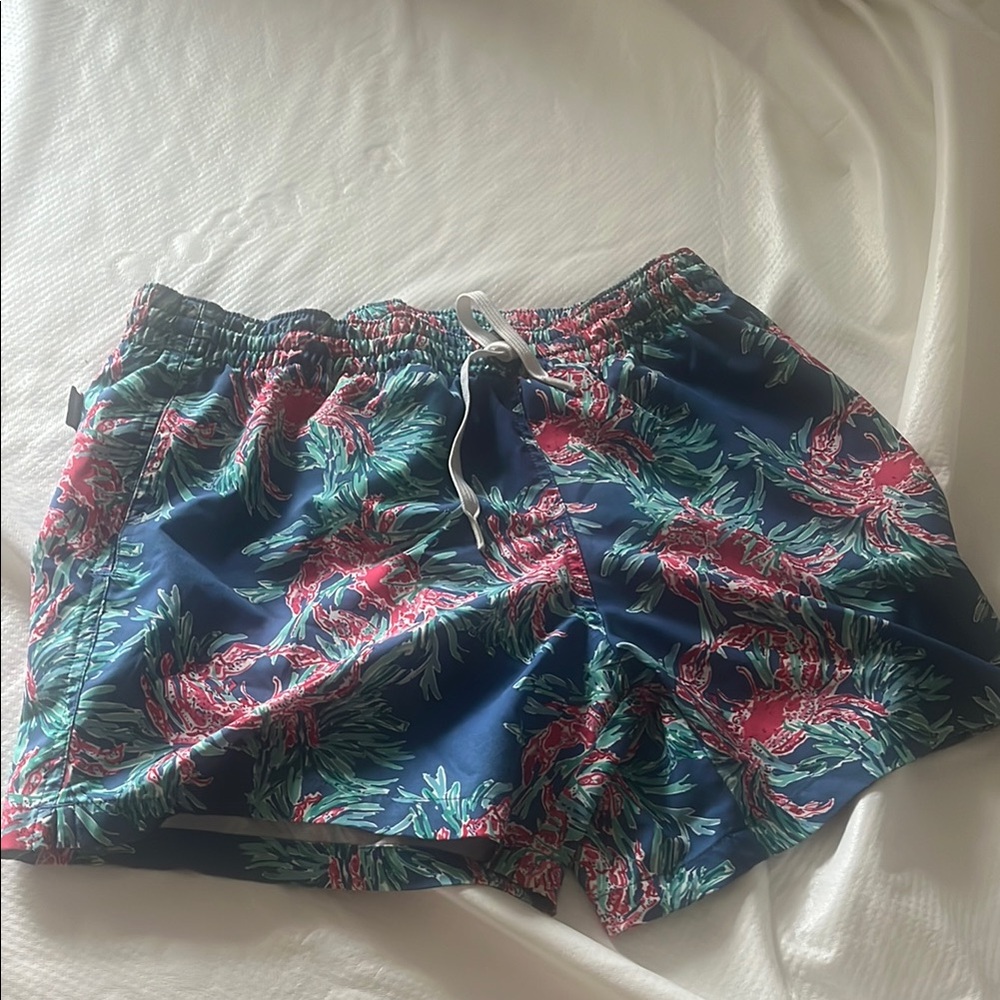 Blue and Red Men’s Chubbies Crabs Small Shorts with Vibrant Design 5 inch inseam